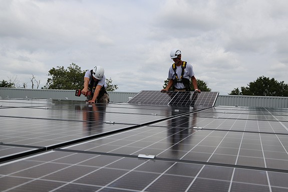 Pays de la Loire - Le photovoltaïque, une solution pour valoriser les toitures et créer un revenu
