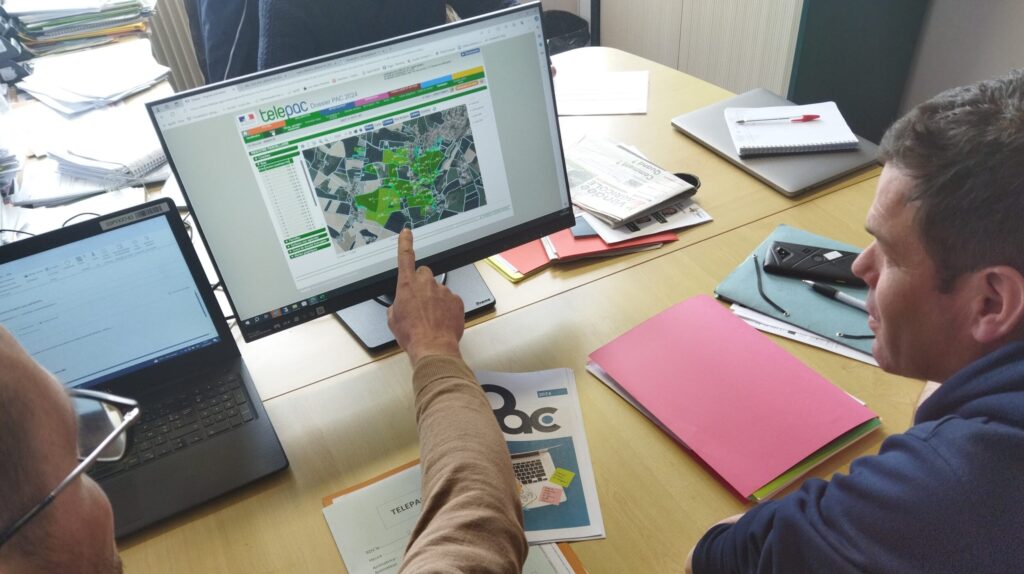 PAC - accompagnement ordinateur parcelle agriculteur